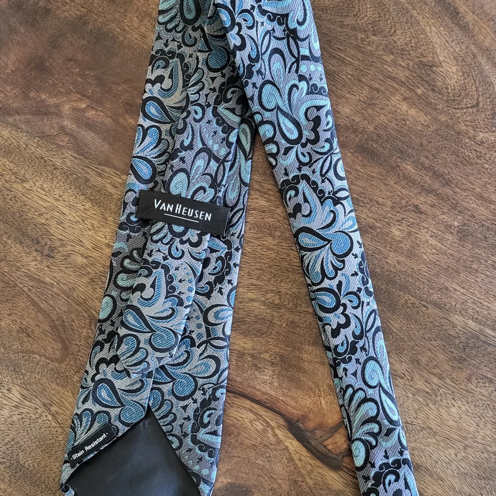 Van Heusen Teal and Black Paisley Tie